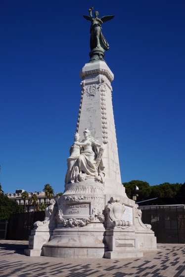 Antiques, perfume, and the&nbsp;palace