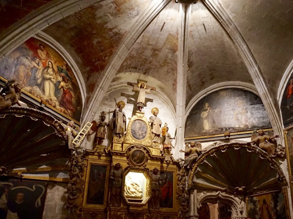 A gilded baroque side chapel inside Palma Cathedral